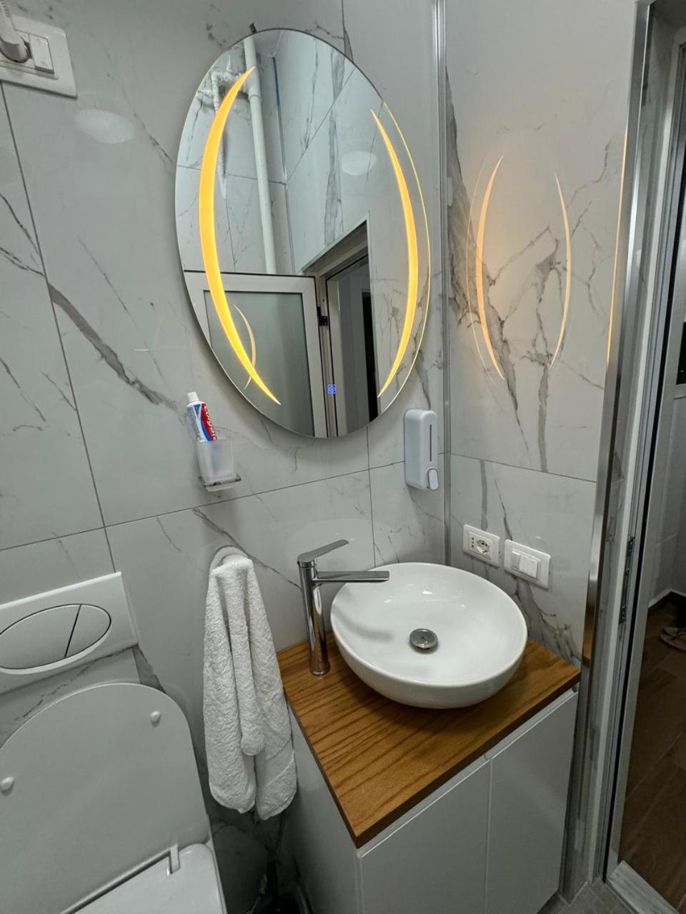 Ami Blloku Apartament Tiran Dış mekan fotoğraf